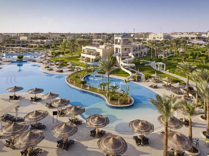 Coral Sea Holiday Resort and Aqua Park