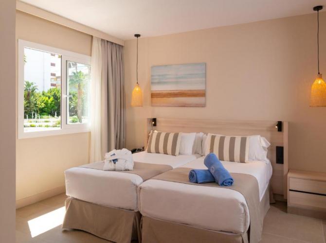Hotel Aqua The Breeze (ex. Aqua Hotel Montagut Suites)