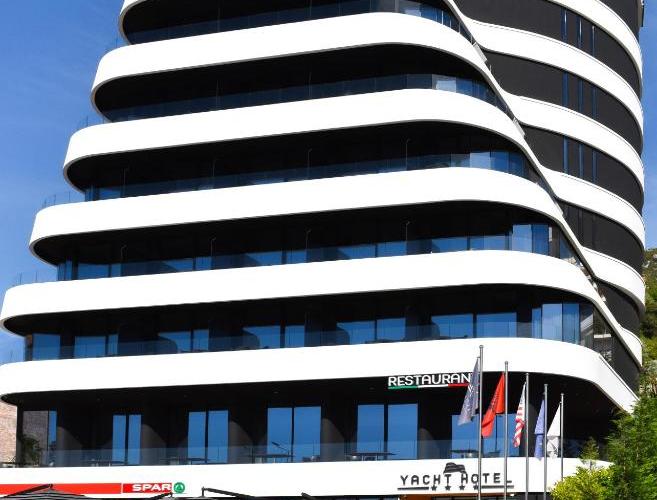 Hotel Yacht