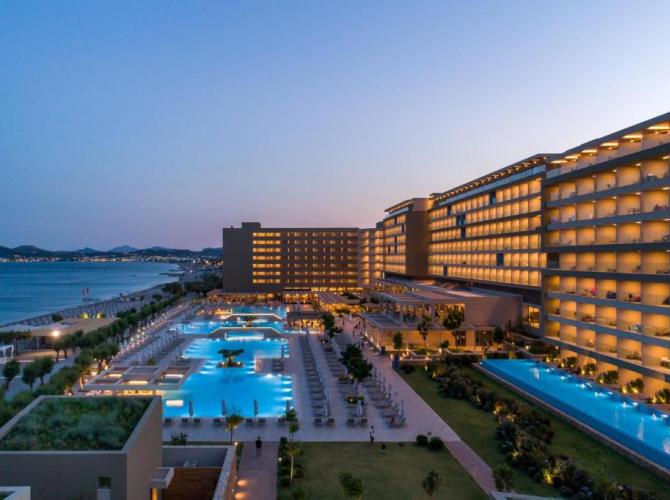 Amada Colossos Resort