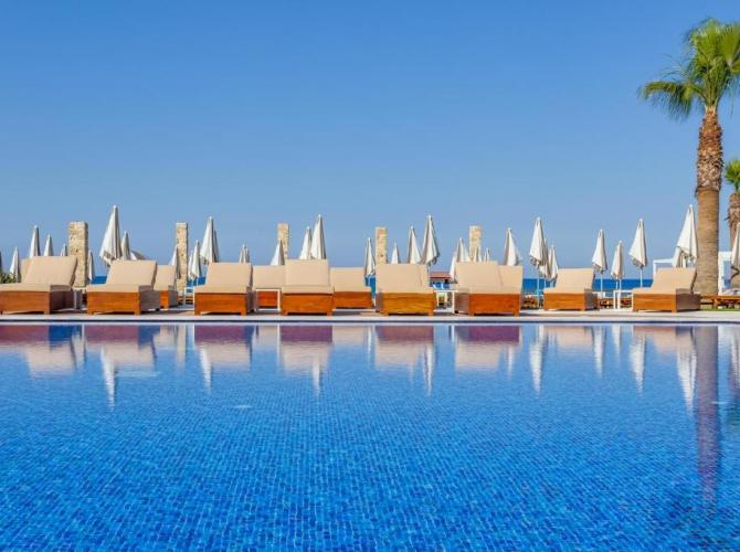 Flamingo Paradise Beach