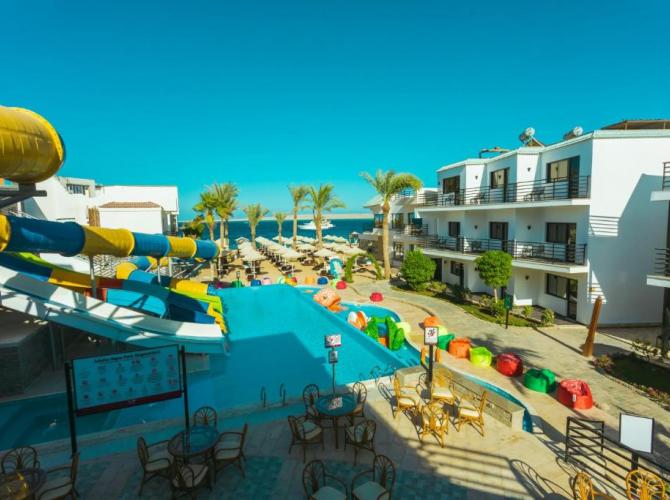 La Rosa Waves Resort