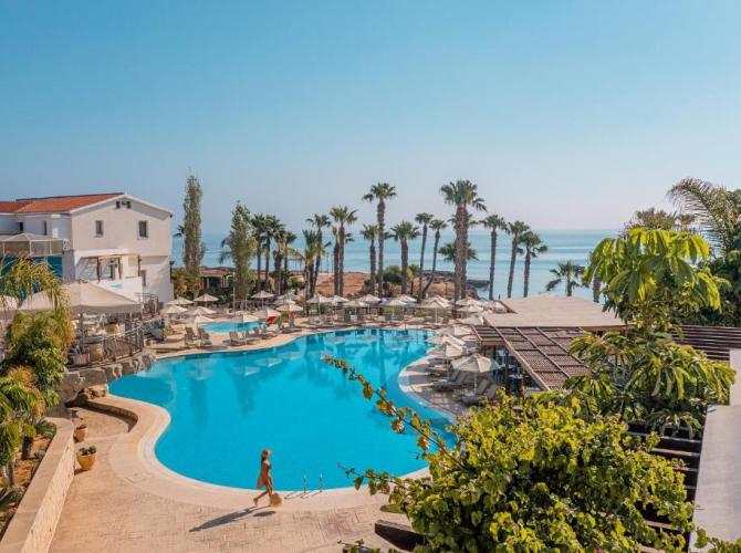 Hotel Louis Althea Beach