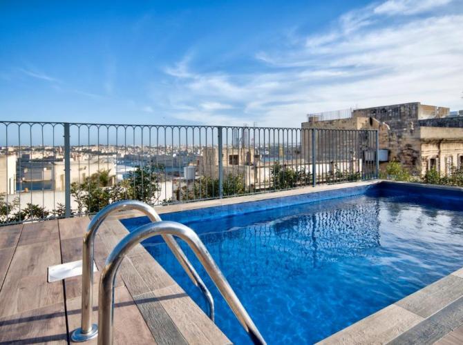 66 Saint Paul's & Spa