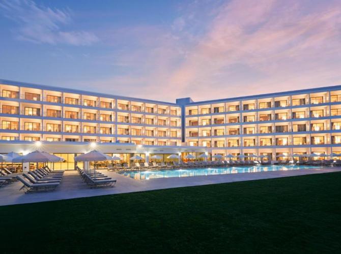 Maris Grand Waterpark Resort