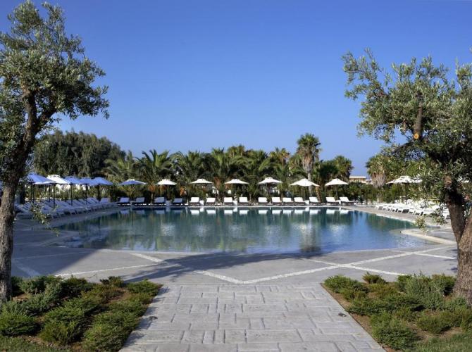 Pelagos Suites Hotel & Spa