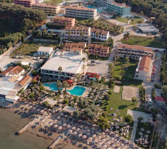 Robolla Beach Aparthotel