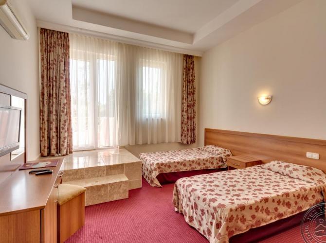 ALEXIUS BEACH HOTEL