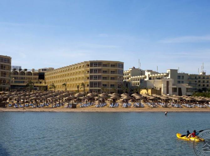 AMC ROYAL HOTEL &amp; SPA