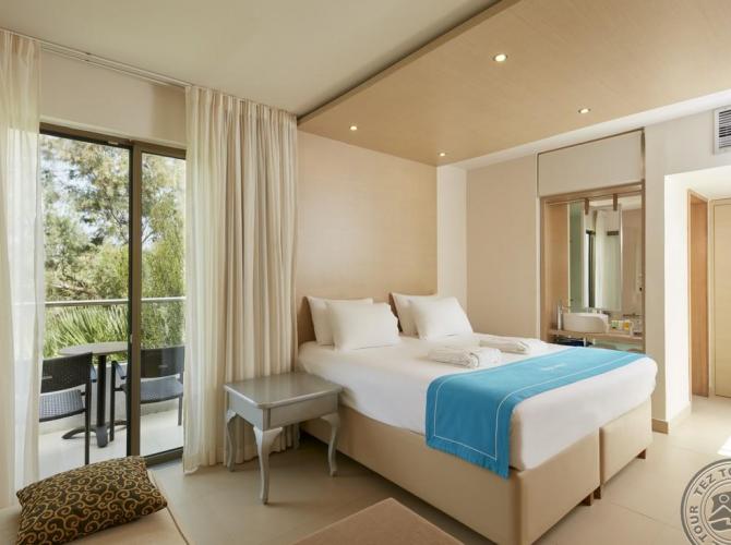 THE ISLAND HOTEL