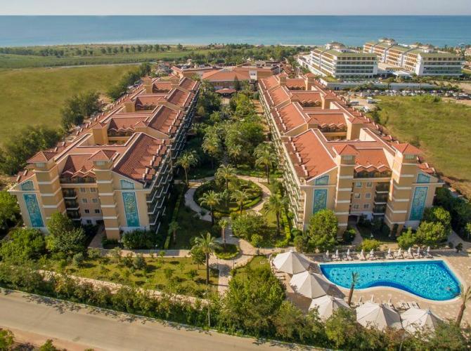 CRYSTAL PALACE LUXURY RESORT &amp; SPA