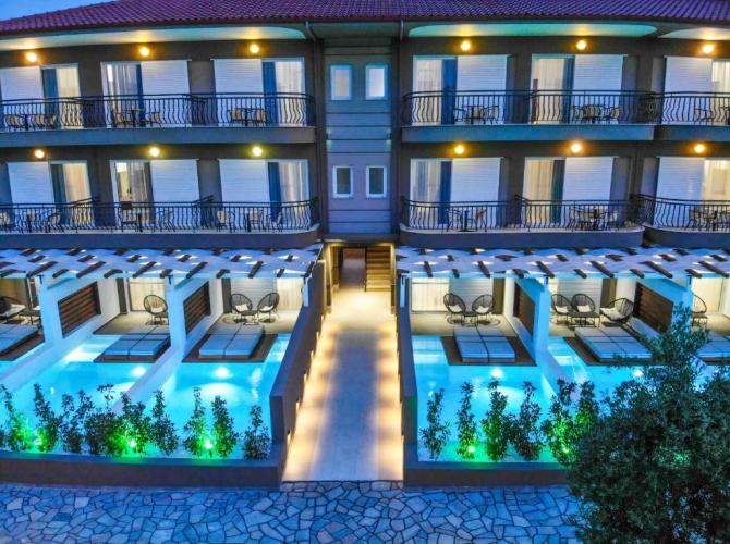 Royal Hotel & Suites